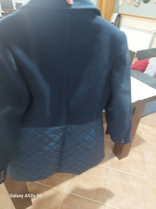 Casaco de fazenda azul escuro de senhora