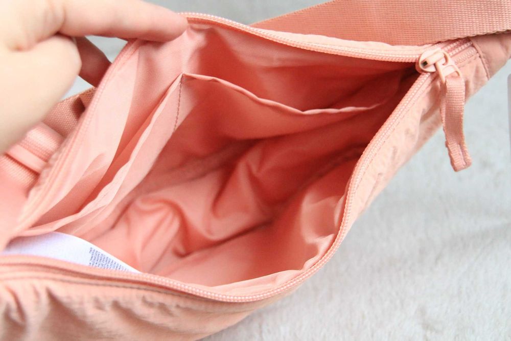 Kultowa, pojemna torebka - nerka Uniqlo, morelowa, jasny róż, NOWA