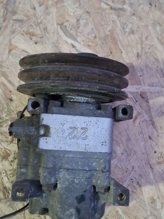 Компресор кондиціонера Mazda 323 BA / BG — 1.3, 1.5, 1.6 (Оригінал)