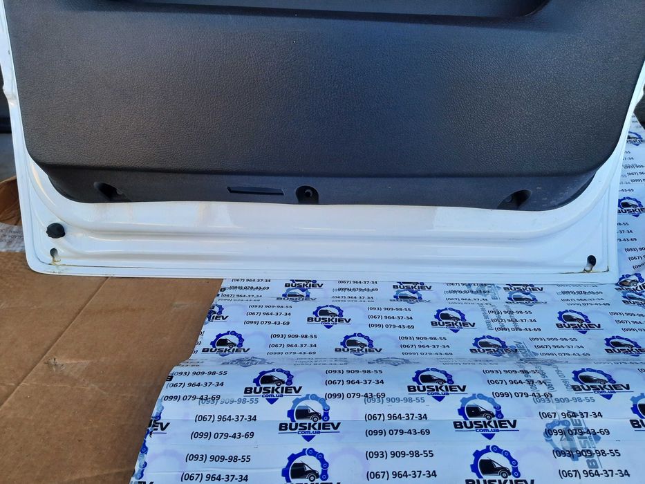 Двері передні Sprinter 907-910