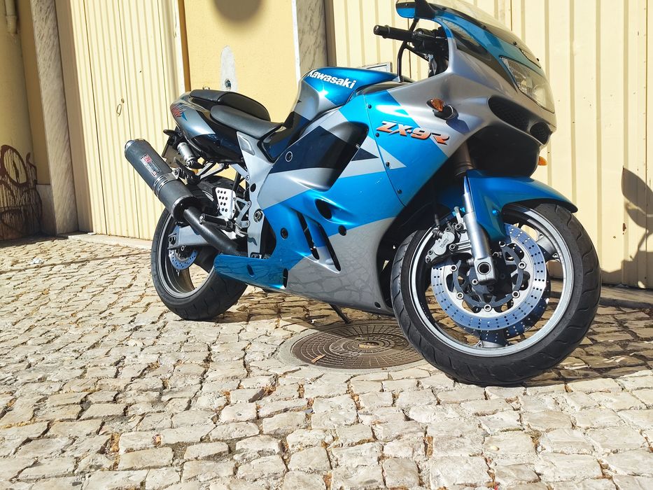 Kawasaki Ninja ZX9R