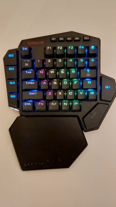 Teclado Mecânico de Gaming (uma mão)