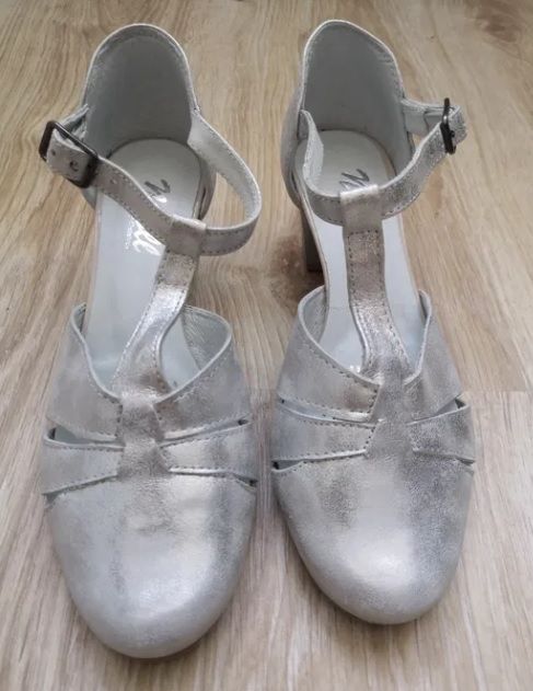 NOWE Buty srebrne NICOLL 2160 rozm. 35 36 obcas: 5,5 cm słupek