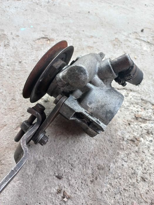 Насос ГУР Golf2,3  jetta2 , seat ,vento