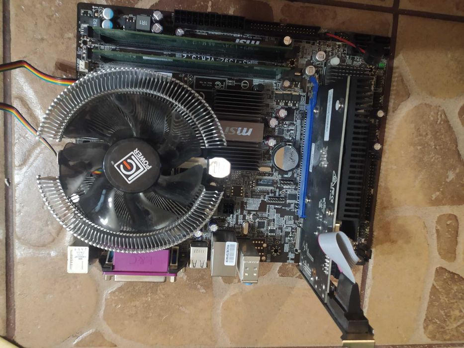 Płyta główna MS-7592, RAM 4GB, PENTIUM 3,00 GHz, grafika MSI 2GB.