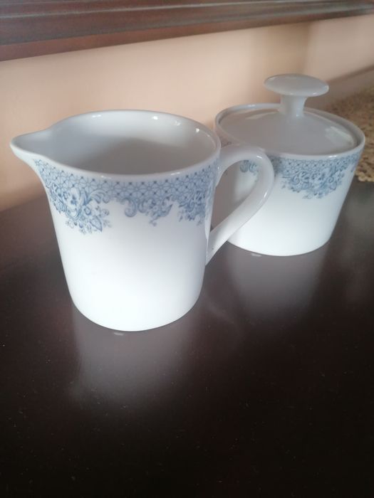 Stary komplet cukiernica i dzbanek na mleko