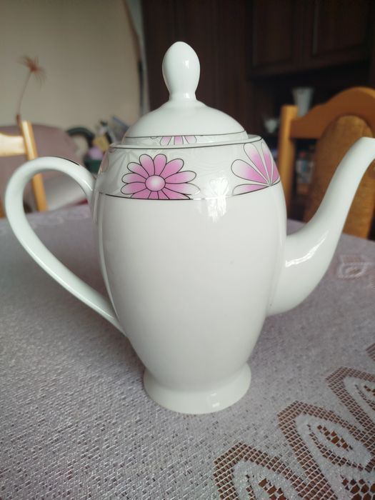 Zestaw filiżanek 12 szt porcelana