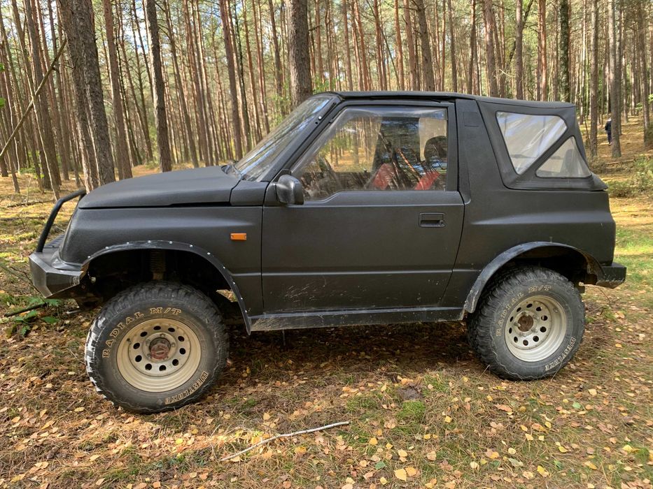 Suzuki Vitara off road