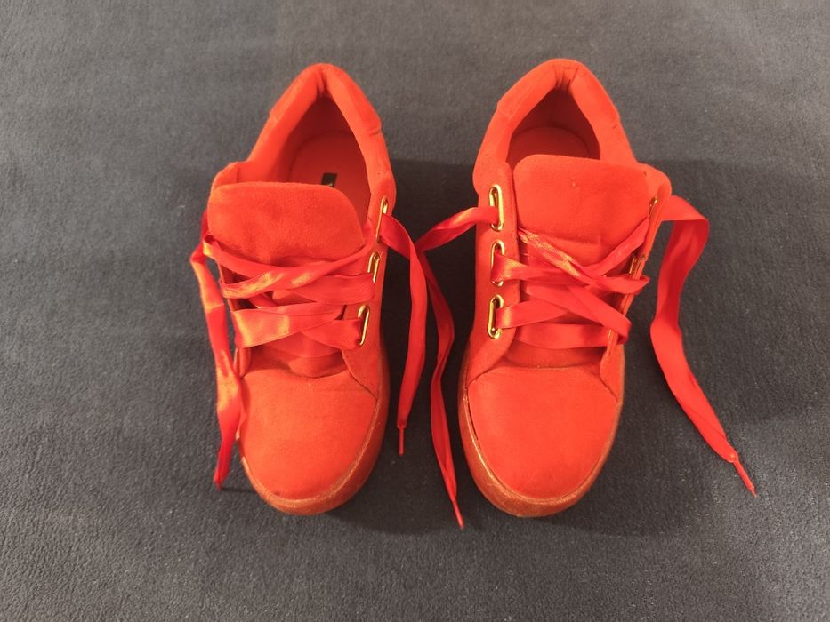 Sneakersy czerwone firmy Vices w dobrym stanie!