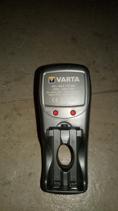 Carregador pilhas Varta