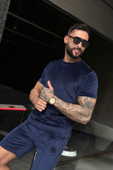 Komplet MĘSKI BG SILK | GRANATOWY

Ten komplet to coś więcej niż basic