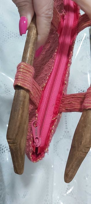 Mala artesanal de fibras naturais