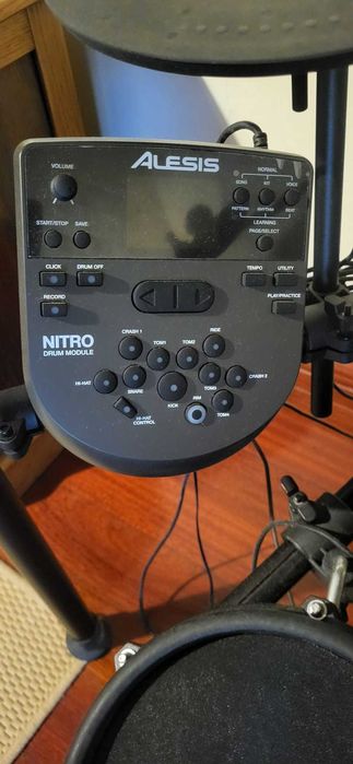 Alesis Nitro Mesh Kit | Pouco uso