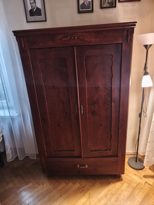 Renowacja mebli lakierowanie odnowa