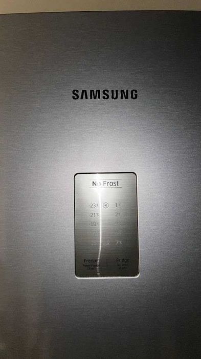 Frigorífico Combinado SAMSUNG (No Frost - 185 cm - 315 L - Inox)