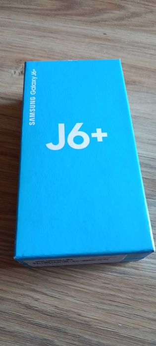 Telemóvel Samsung J6 Plus.