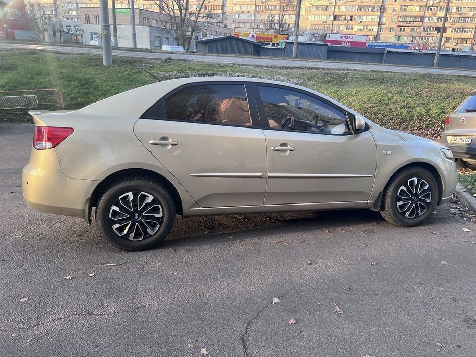 Продам Kia Cerato 2010
