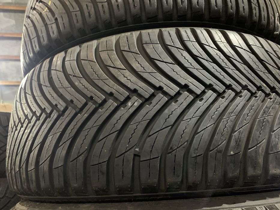 Шини б/у всесезонные 245/45 R19 Maxxis Premitra All Season