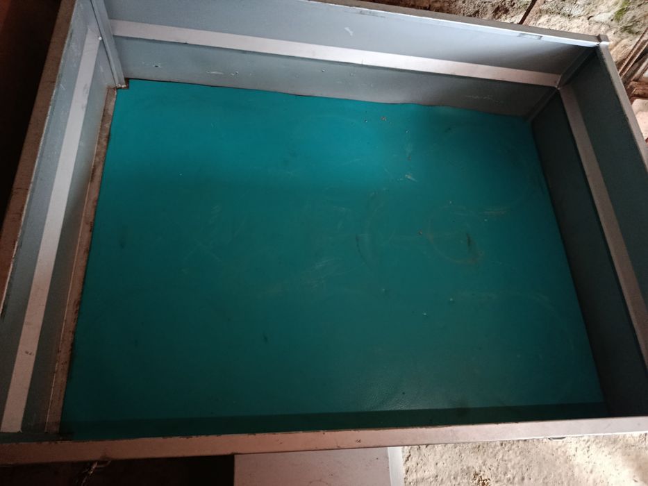 Atrelado de veículo, com taipais laterais, muito bom estado.