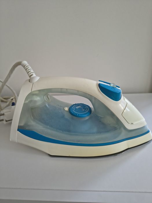 Праска Philips  GC2810