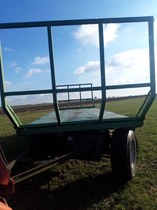 Przyczepa laweta do bel, balotów.