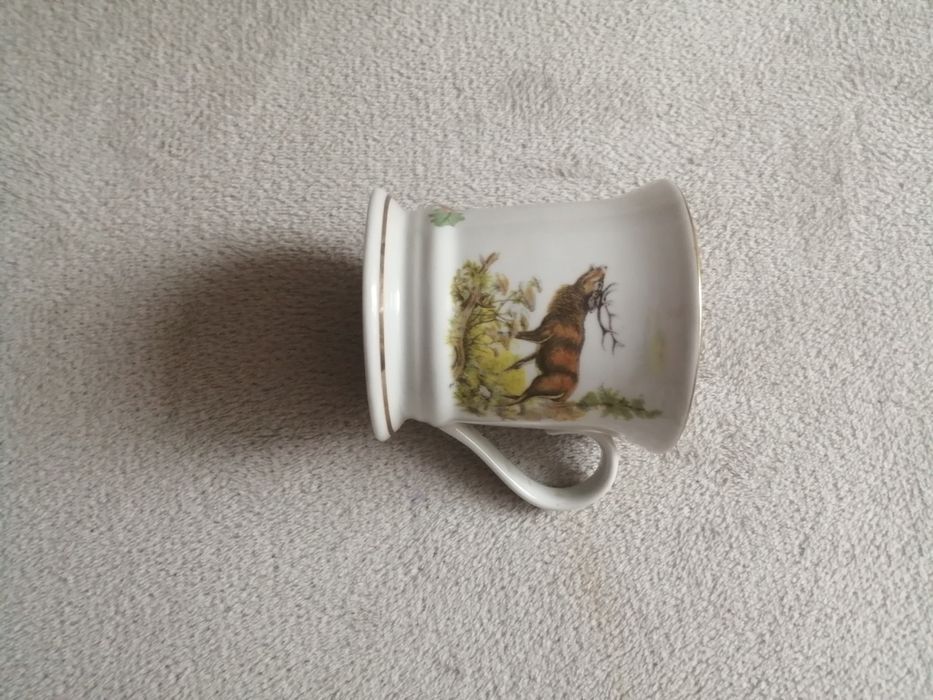 Sprzedam kubek porcelanowy  z pięknym Jeleniem