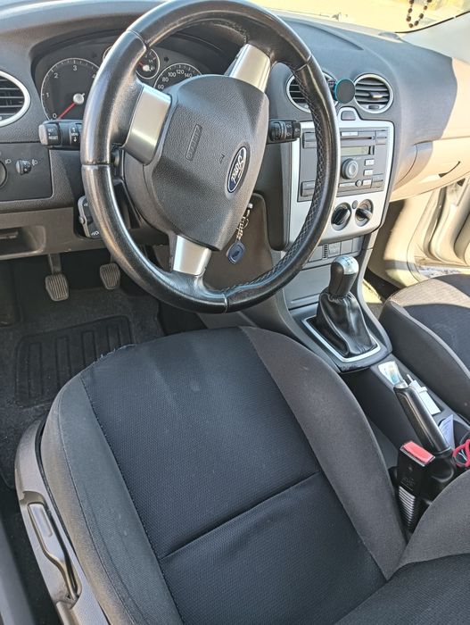 Ford Focus 1.6 TDCi Diesel ECONÔMICO foto 5