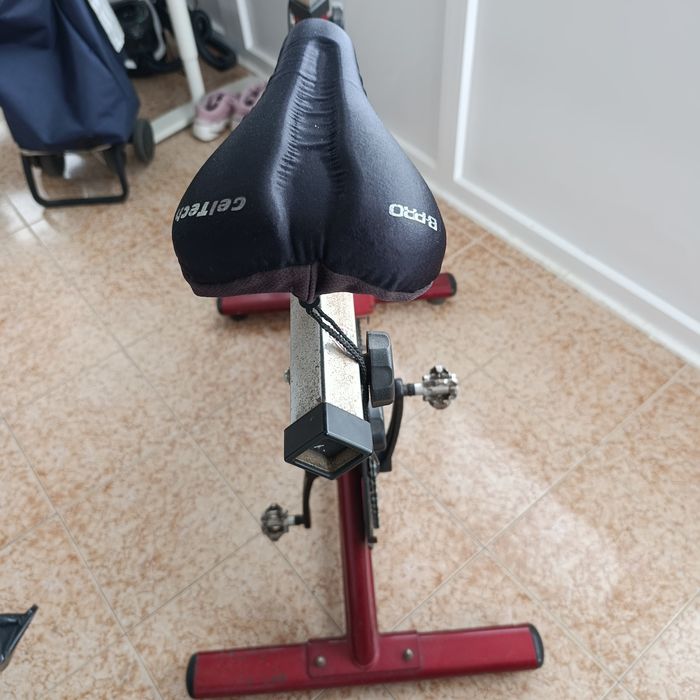 Indoor Ergometer Bicycle469906788880885762