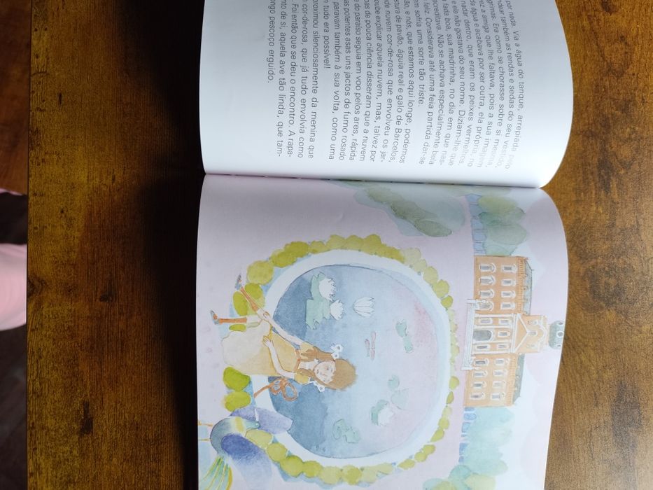 Livro infantil "A Nuvem Cor-de-Rosa" de Arsénio Mota