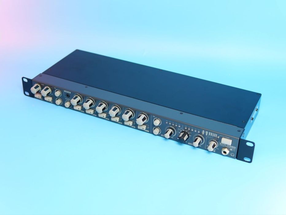 Двухзонный микшер HILL AUDIO ZPR2620v2 с 6 стереовходами