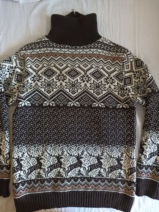 Найкращий подарунок на новий рік - светр з оленями 100% вовна розмір М