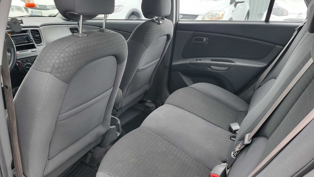 Авто KIA Rio 2006 1.4