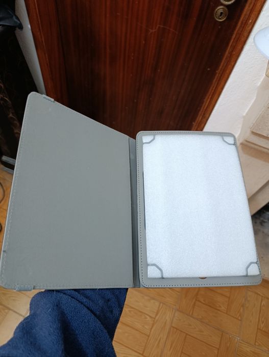 Capa de Tablet 10' até 12'