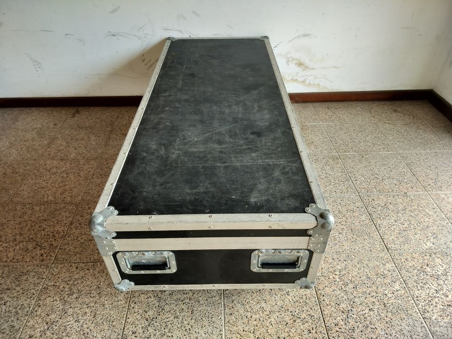 Case para teclado 88 teclas , ferragens de bateria....