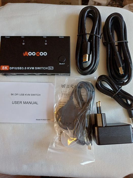KVM Switch DisplayPort 2.0 8K 60Hz/4K 240Hz USB 3.0 Aoocoo
