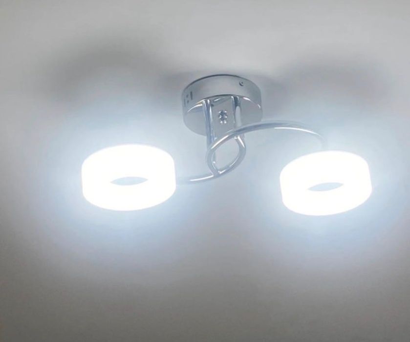 Candeeiro de teto em branco fosco e inox
