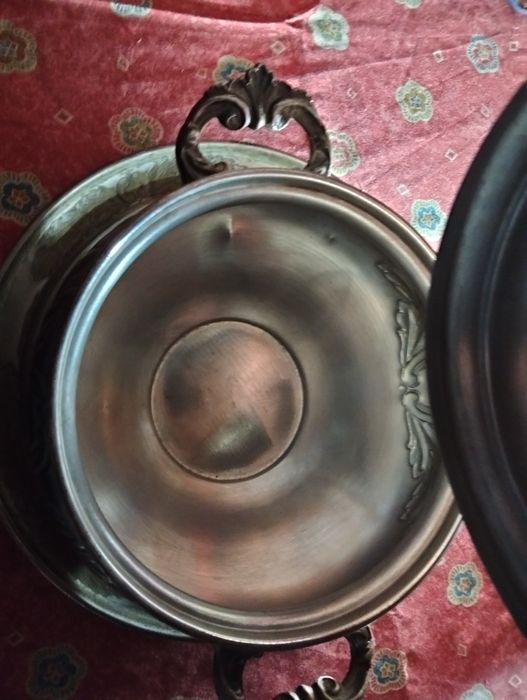 Terrina Antiga com Prato Base em Estanho / Casquinha com 2 Castiçais de 5 Velas