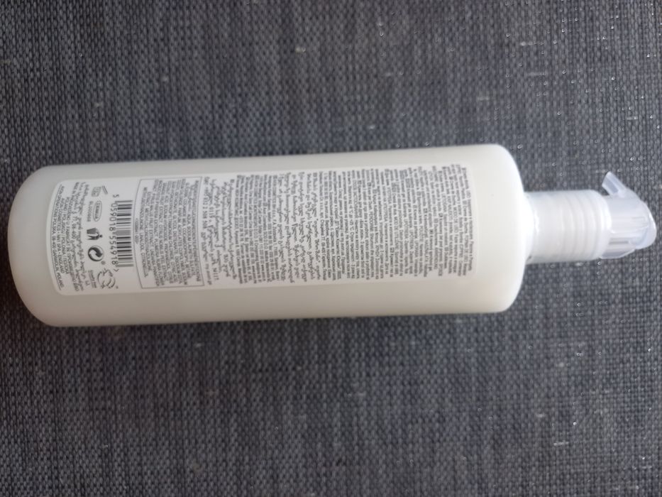 Żel pod prysznic White Lily 720 ml Avon