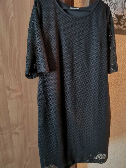 Mała czarna z koronką