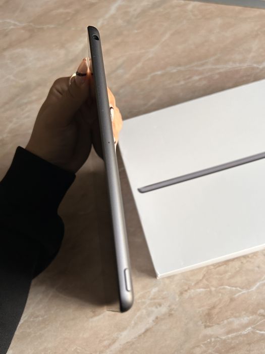 Продам в ідеальному стані APPLE iPad 10.2" 64GB 2021 Wi-Fi Space Grey