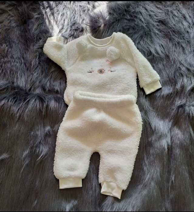 Komplecik niemowlęcy