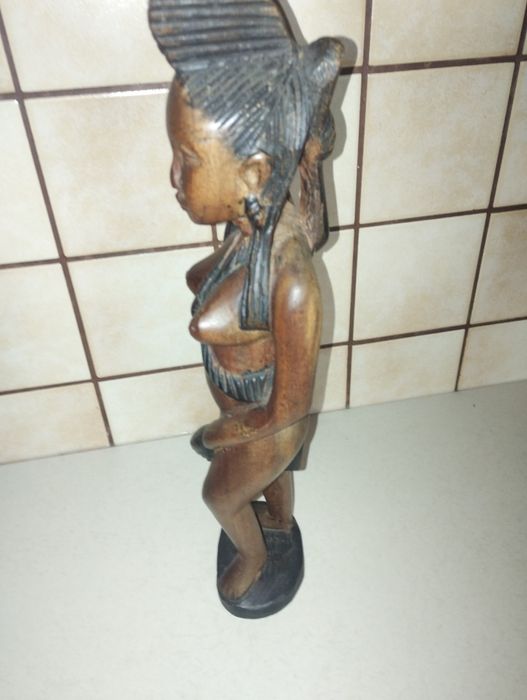 Figurka rzeźba afrykanska