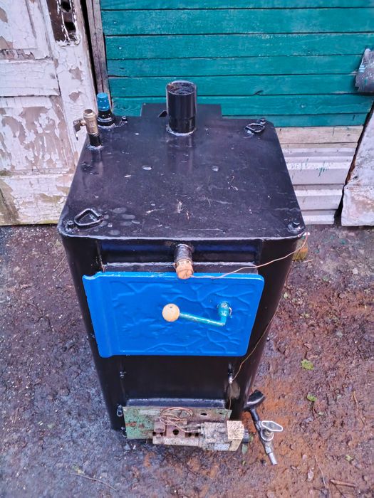 Продам котел Газовий, з можливістю опалення дровами