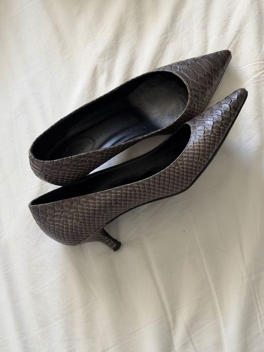 Skórzane buty na obcasie kitten heel