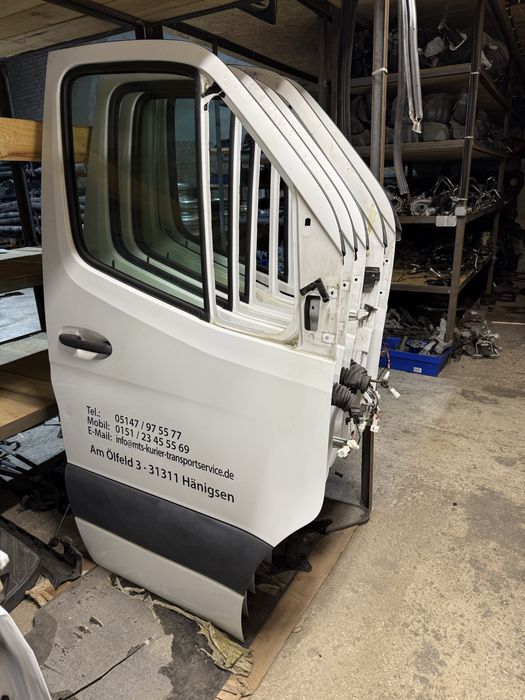 Дверка передня біла Mercedes Sprinter 907 Двері праві ліві