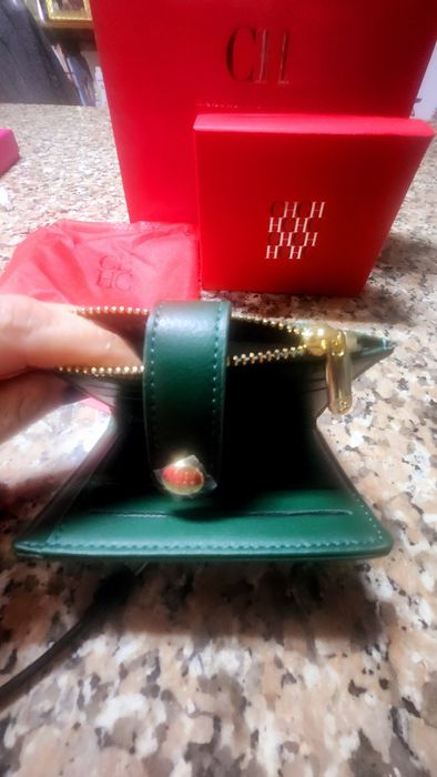 Carteira Carolina Herrera em pele nova