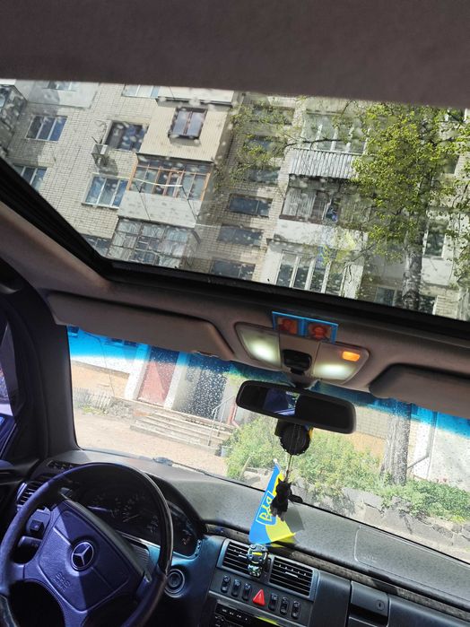 Продам Мерседес Е240