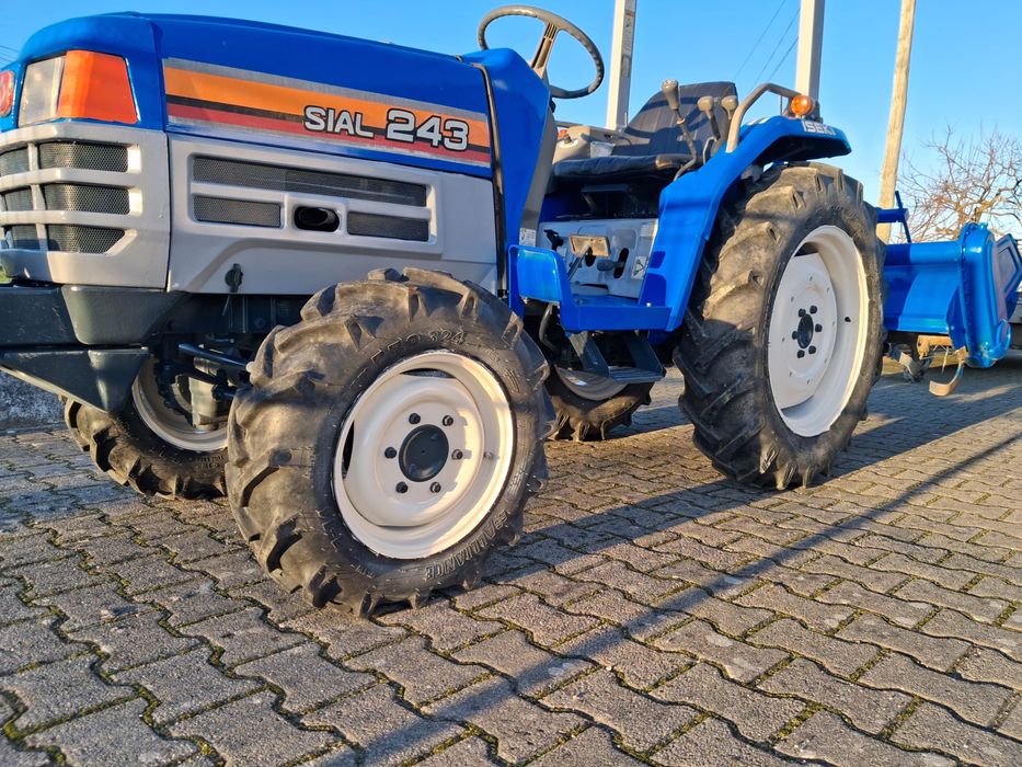 Trator iseki Sial 243 com direção assistida