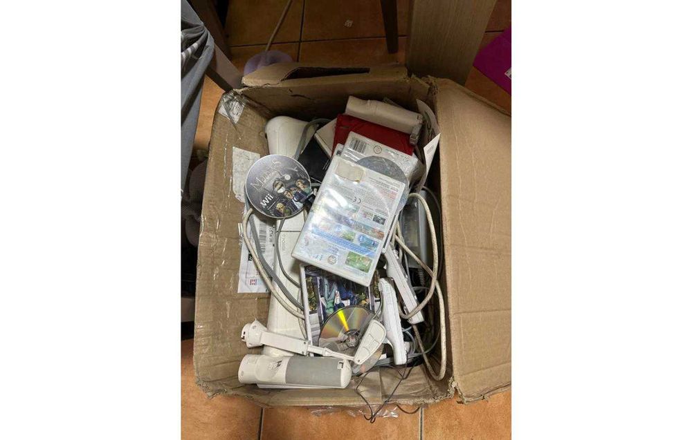 Consola Nintendo Wii com Varios Jogos e Comandos