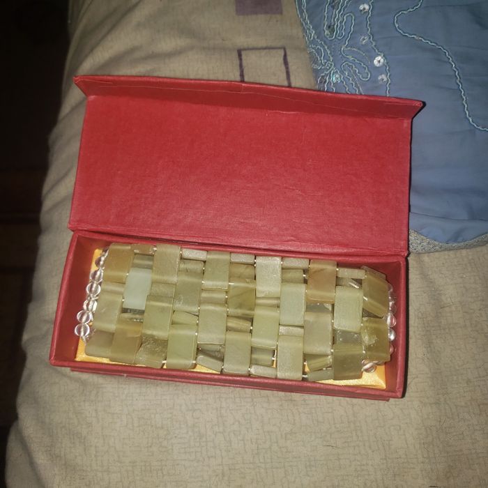 Нефритовая маска для сна